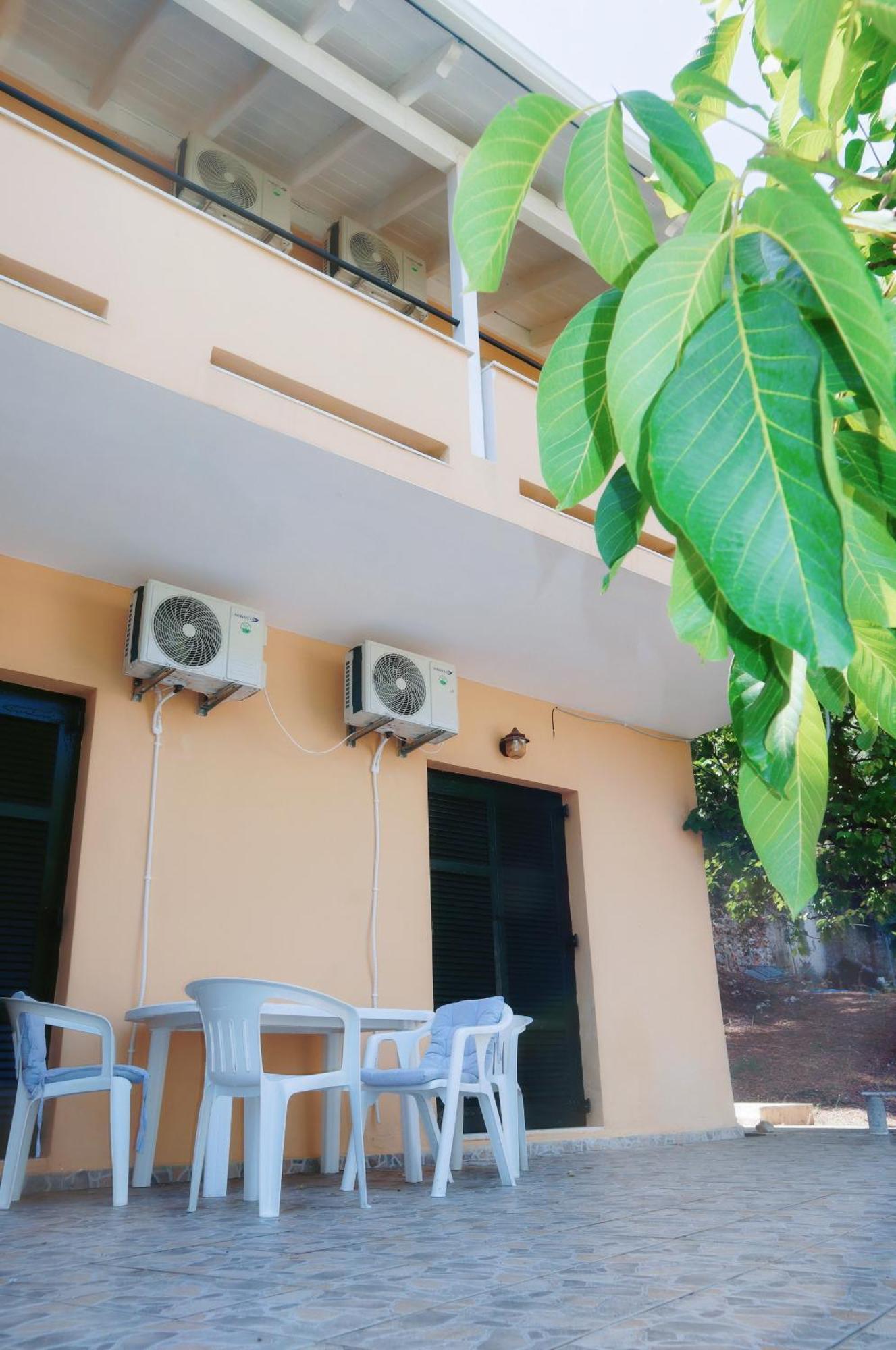 Kaminaki Seaview Apartments Katavolos Exterior photo